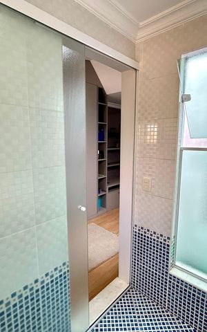 Casa à venda com 220m², 4 quartos e 3 vagas Casa à venda com 220m², 4 quartos e 3 vagasBanheiro da Suíte 1