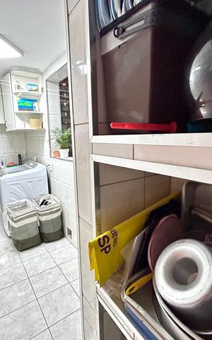 Casa à venda com 220m², 4 quartos e 3 vagas Casa à venda com 220m², 4 quartos e 3 vagasDespensa