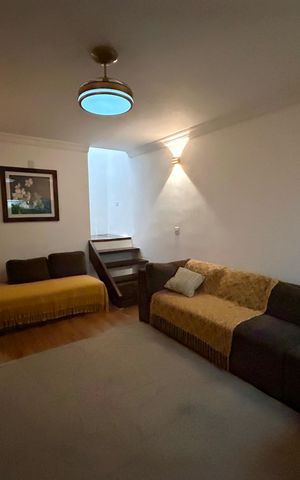 Casa à venda com 220m², 4 quartos e 3 vagas Casa à venda com 220m², 4 quartos e 3 vagasSala 1
