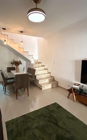 Casa à venda com 220m², 4 quartos e 3 vagas Casa à venda com 220m², 4 quartos e 3 vagasSala