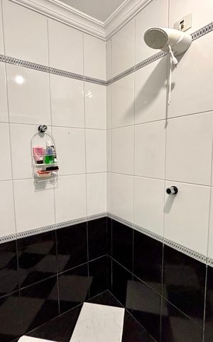 Casa à venda com 220m², 4 quartos e 3 vagas Casa à venda com 220m², 4 quartos e 3 vagasBanheiro da Suíte 3