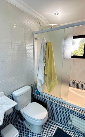 Casa à venda com 220m², 4 quartos e 3 vagas Casa à venda com 220m², 4 quartos e 3 vagasBanheiro da Suíte 1