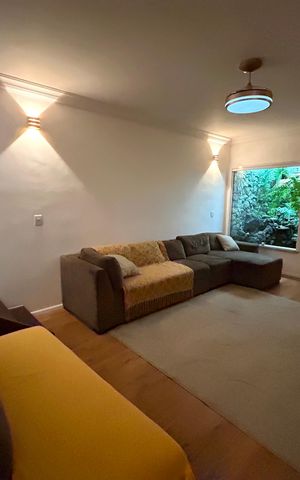 Casa à venda com 220m², 4 quartos e 3 vagas Casa à venda com 220m², 4 quartos e 3 vagasSala 1