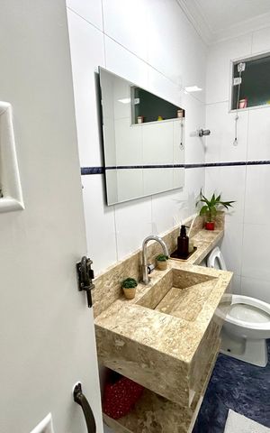 Casa à venda com 220m², 4 quartos e 3 vagas Casa à venda com 220m², 4 quartos e 3 vagasLavabo