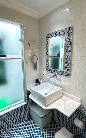 Casa à venda com 220m², 4 quartos e 3 vagas Casa à venda com 220m², 4 quartos e 3 vagasBanheiro da Suíte 1