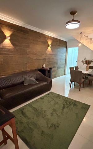 Casa à venda com 220m², 4 quartos e 3 vagas Casa à venda com 220m², 4 quartos e 3 vagasSala