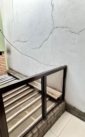 Casa à venda com 220m², 4 quartos e 3 vagas Casa à venda com 220m², 4 quartos e 3 vagasVaranda da Suíte 2