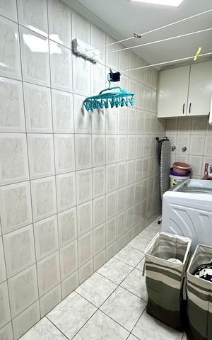 Casa à venda com 220m², 4 quartos e 3 vagas Casa à venda com 220m², 4 quartos e 3 vagasÁrea de Serviço