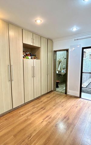Casa à venda com 220m², 4 quartos e 3 vagas Casa à venda com 220m², 4 quartos e 3 vagasQuarto Suíte 2