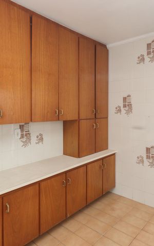Casa à venda com 190m², 3 quartos e 2 vagas Casa à venda com 190m², 3 quartos e 2 vagasCozinha