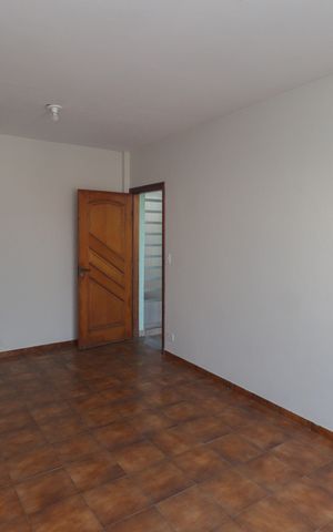 Casa à venda com 190m², 3 quartos e 2 vagas Casa à venda com 190m², 3 quartos e 2 vagasSala