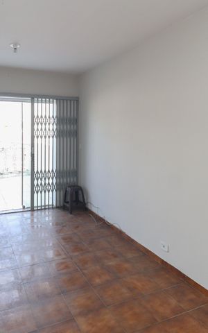 Casa à venda com 190m², 3 quartos e 2 vagas Casa à venda com 190m², 3 quartos e 2 vagasSala