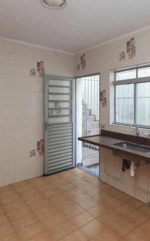 Casa à venda com 190m², 3 quartos e 2 vagas Casa à venda com 190m², 3 quartos e 2 vagasCozinha