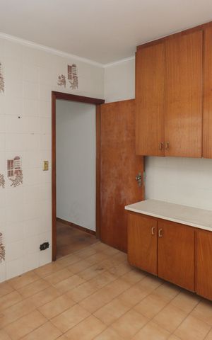 Casa à venda com 190m², 3 quartos e 2 vagas Casa à venda com 190m², 3 quartos e 2 vagasCozinha