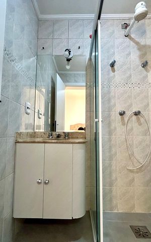 Apartamento à venda com 258m², 3 quartos e 2 vagas Apartamento à venda com 258m², 3 quartos e 2 vagasBanheiro da Suíte 2