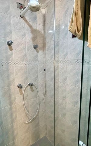 Apartamento à venda com 258m², 3 quartos e 2 vagas Apartamento à venda com 258m², 3 quartos e 2 vagasBanheiro da Suíte 2