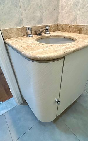 Apartamento à venda com 258m², 3 quartos e 2 vagas Apartamento à venda com 258m², 3 quartos e 2 vagasBanheiro da Suíte 1