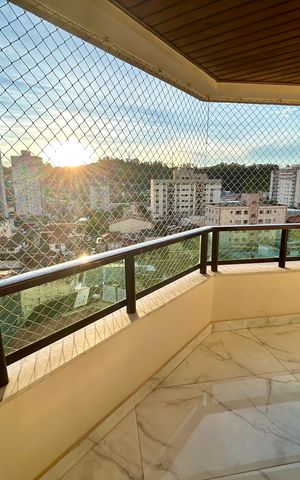 Apartamento à venda com 258m², 3 quartos e 2 vagas Apartamento à venda com 258m², 3 quartos e 2 vagasVaranda da Sala