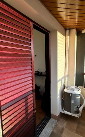 Apartamento à venda com 258m², 3 quartos e 2 vagas Apartamento à venda com 258m², 3 quartos e 2 vagasVaranda da Suíte 2