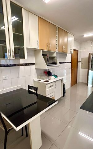 Apartamento à venda com 258m², 3 quartos e 2 vagas Apartamento à venda com 258m², 3 quartos e 2 vagasCozinha