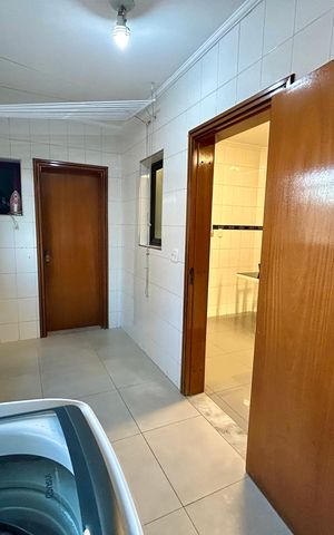 Apartamento à venda com 258m², 3 quartos e 2 vagas Apartamento à venda com 258m², 3 quartos e 2 vagasÁrea de Serviço