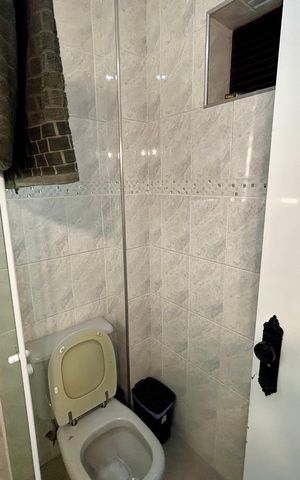 Apartamento à venda com 258m², 3 quartos e 2 vagas Apartamento à venda com 258m², 3 quartos e 2 vagasBanheiro da Suíte 1