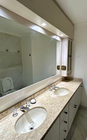 Apartamento à venda com 258m², 3 quartos e 2 vagas Apartamento à venda com 258m², 3 quartos e 2 vagasBanheiro da Suíte 3