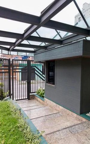 Apartamento à venda com 258m², 3 quartos e 2 vagas Apartamento à venda com 258m², 3 quartos e 2 vagasFachada e portaria