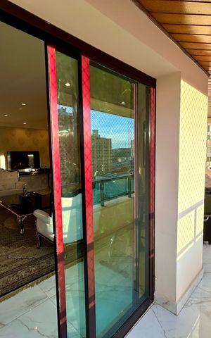 Apartamento à venda com 258m², 3 quartos e 2 vagas Apartamento à venda com 258m², 3 quartos e 2 vagasVaranda da Sala