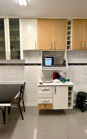 Apartamento à venda com 258m², 3 quartos e 2 vagas Apartamento à venda com 258m², 3 quartos e 2 vagasCozinha