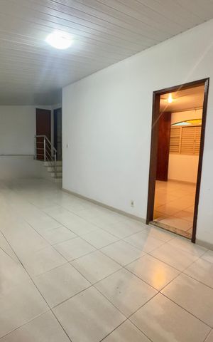 Casa à venda com 445m², 4 quartos e 2 vagas