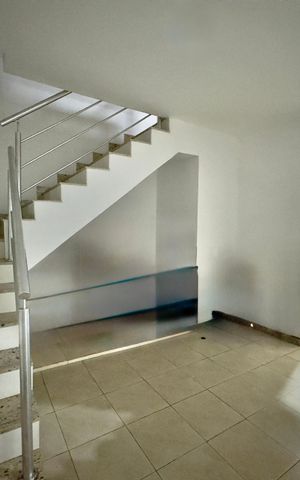 Casa à venda com 445m², 4 quartos e 2 vagas