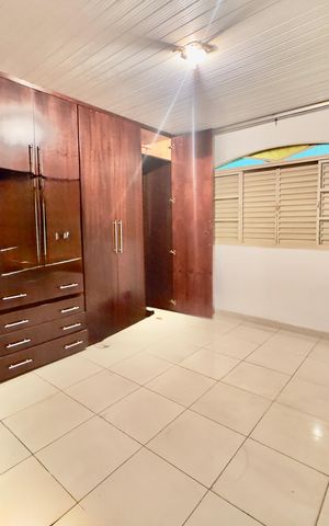 Casa à venda com 445m², 4 quartos e 2 vagas