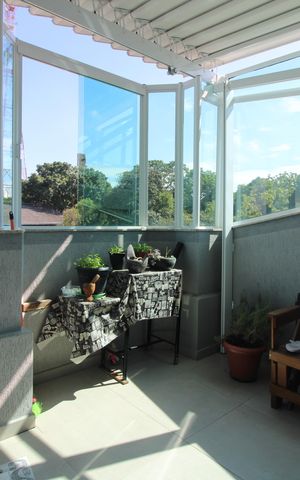 Casa de condomínio à venda com 120m², 3 quartos e 2 vagasVaranda Superior