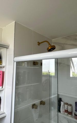 Apartamento à venda com 82m², 2 quartos e 1 vaga Apartamento à venda com 82m², 2 quartos e 1 vagaBanheiro quarto 1