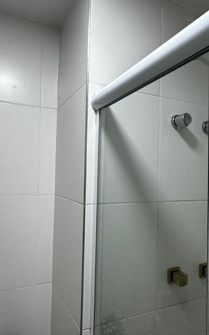 Apartamento à venda com 82m², 2 quartos e 1 vaga Apartamento à venda com 82m², 2 quartos e 1 vagaBanheiro Social