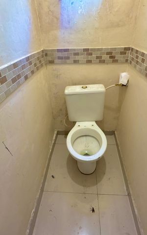 Casa à venda com 288m², 2 quartos e 1 vagaBanheiro 2