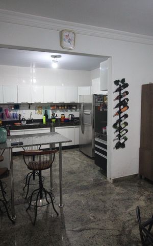 Casa para alugar com 706m², 4 quartos e 4 vagasCozinha