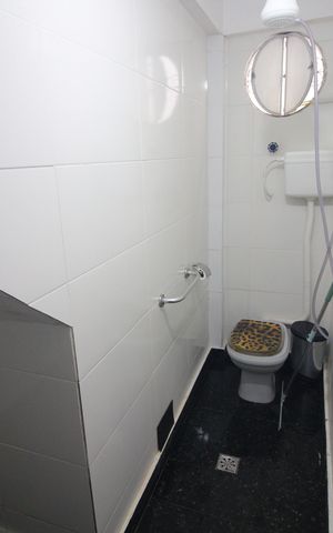 Casa para alugar com 706m², 4 quartos e 4 vagasBanheiro 2