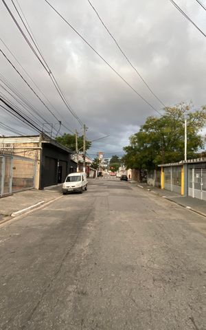 Casa à venda com 160m², 4 quartos e 2 vagas Casa à venda com 160m², 4 quartos e 2 vagasVista da Rua