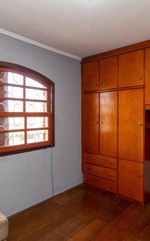 Casa à venda com 160m², 4 quartos e 2 vagas Casa à venda com 160m², 4 quartos e 2 vagasQuarto 2