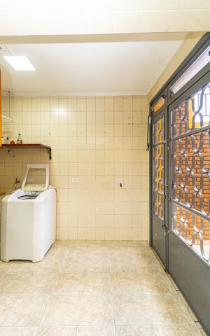 Casa à venda com 160m², 4 quartos e 2 vagas Casa à venda com 160m², 4 quartos e 2 vagasÁrea de Serviço