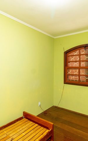 Casa à venda com 160m², 4 quartos e 2 vagas Casa à venda com 160m², 4 quartos e 2 vagasQuarto 1