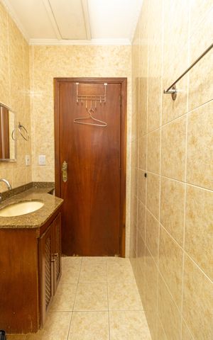 Casa à venda com 160m², 4 quartos e 2 vagas Casa à venda com 160m², 4 quartos e 2 vagasBanheiro da Suíte