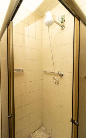 Casa à venda com 160m², 4 quartos e 2 vagas Casa à venda com 160m², 4 quartos e 2 vagasBanheiro