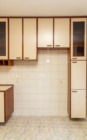 Casa à venda com 160m², 4 quartos e 2 vagas Casa à venda com 160m², 4 quartos e 2 vagasCozinha