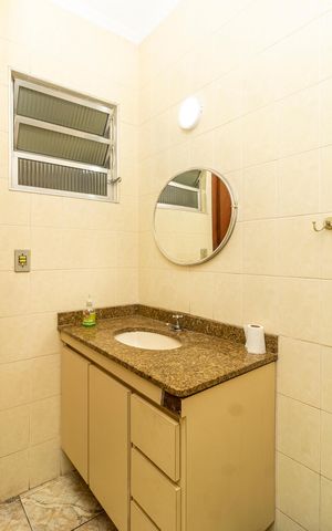 Casa à venda com 160m², 4 quartos e 2 vagas Casa à venda com 160m², 4 quartos e 2 vagasBanheiro