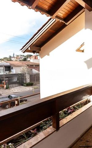 Casa para alugar com 311m², 4 quartos e 4 vagas Casa para alugar com 311m², 4 quartos e 4 vagasVaranda
