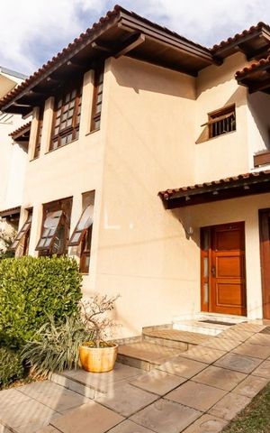 Casa para alugar com 311m², 4 quartos e 4 vagas Casa para alugar com 311m², 4 quartos e 4 vagasÁrea Comum