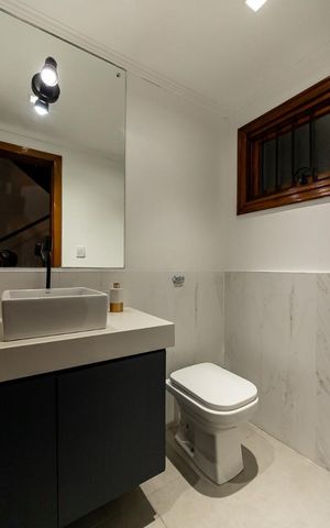 Casa para alugar com 311m², 4 quartos e 4 vagas Casa para alugar com 311m², 4 quartos e 4 vagasBanheiro 4